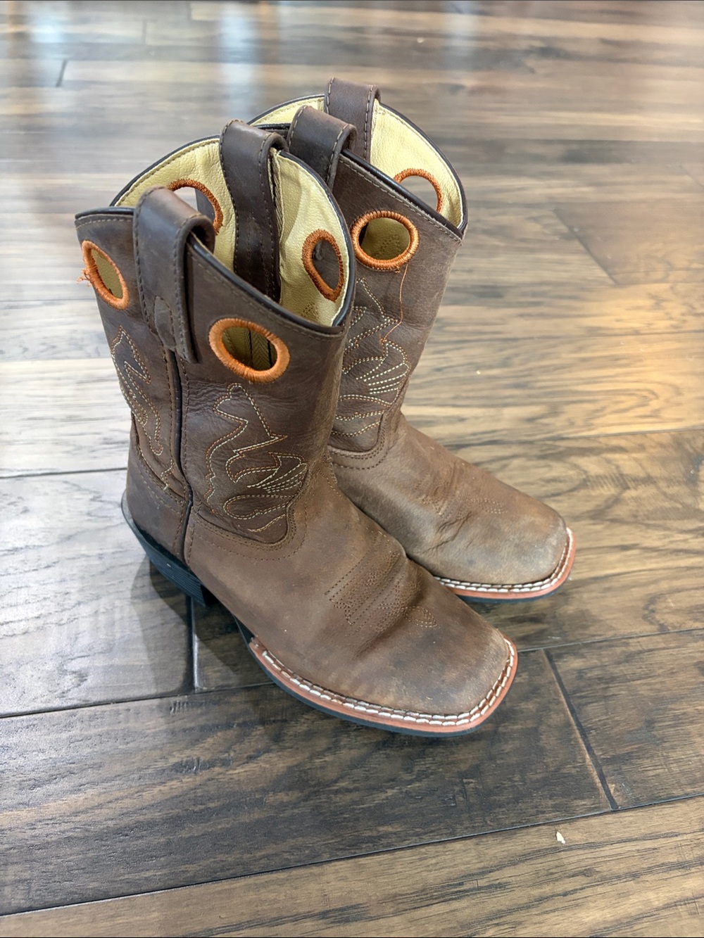 Kids Classic Pull-On Square Toe Western Boots in Brown Sz 1